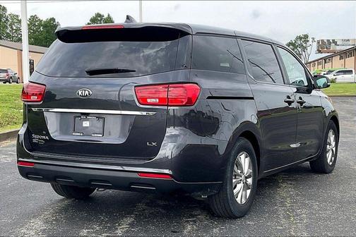 Metal 2019 Kia Sedona LX