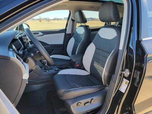 2026 Volkswagen Taos SEL