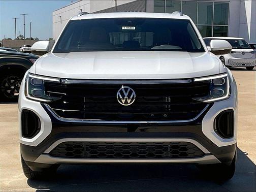 Opal White Pearl 2026 Volkswagen Atlas Cross Sport 2.0T SE W/TECHNOLOGY