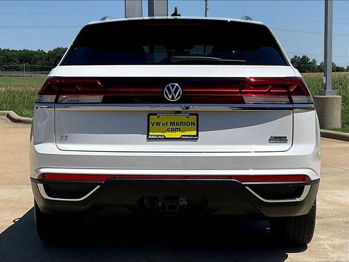 Opal White Pearl 2026 Volkswagen Atlas Cross Sport 2.0T SE W/TECHNOLOGY