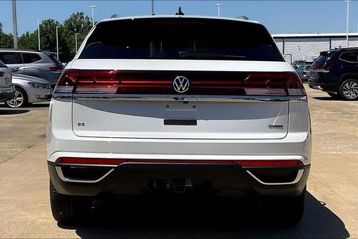 Opal White Pearl 2026 Volkswagen Atlas Cross Sport 2.0T SE W/TECHNOLOGY