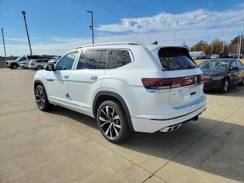 2026 Volkswagen Atlas 2.0T SEL Premium R-Line
