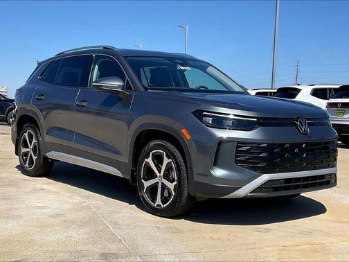 Platinum Gray Metallic 2026 Volkswagen Tiguan 2.0T SE
