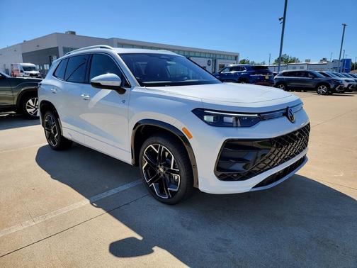 2025 Volkswagen Tiguan 2.0T SEL R-Line