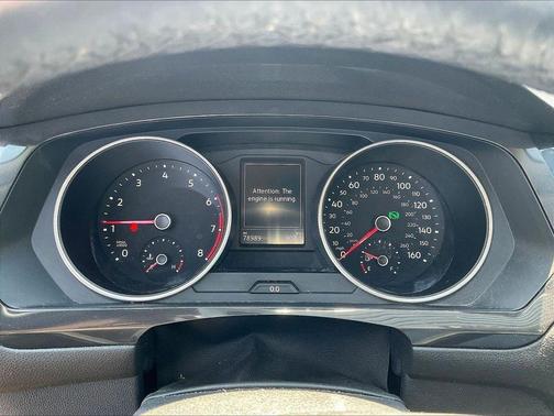 White Silver Metallic 2018 Volkswagen Tiguan 2.0T SE