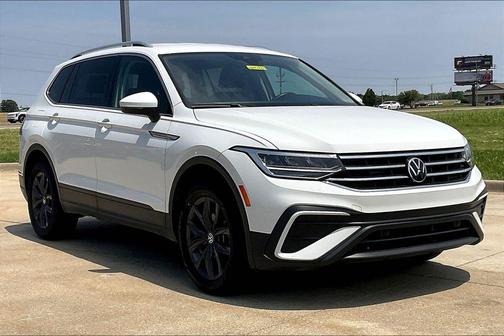 Pure White 2022 Volkswagen Tiguan 2.0T SE
