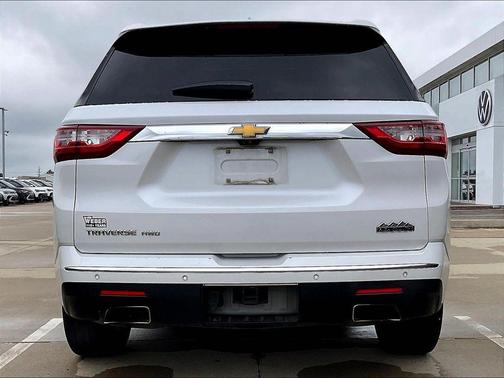 Iridescent Pearl Tricoat 2019 Chevrolet Traverse High Country