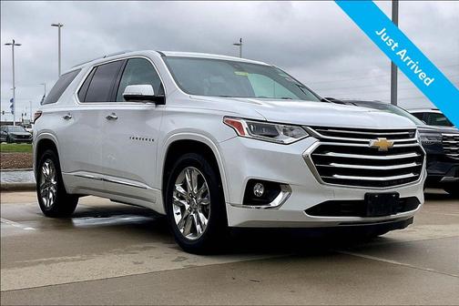 Iridescent Pearl Tricoat 2019 Chevrolet Traverse High Country