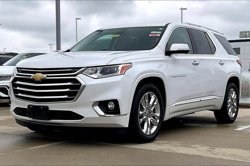Iridescent Pearl Tricoat 2019 Chevrolet Traverse High Country