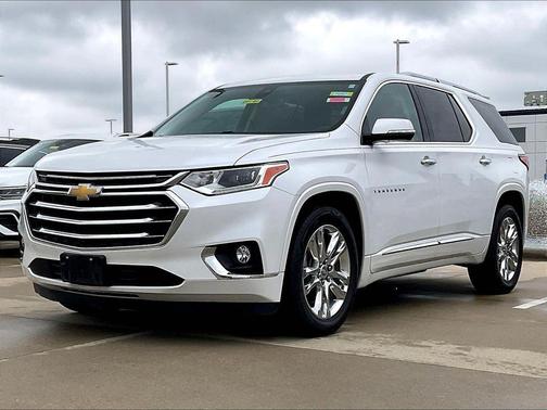 Iridescent Pearl Tricoat 2019 Chevrolet Traverse High Country