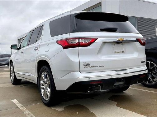 Iridescent Pearl Tricoat 2019 Chevrolet Traverse High Country