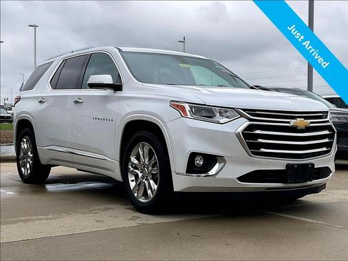 Iridescent Pearl Tricoat 2019 Chevrolet Traverse High Country