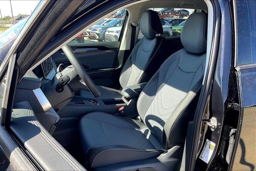 Deep Black Pearl 2026 Volkswagen Tiguan 2.0T SE