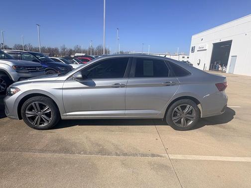 2023 Volkswagen Jetta 1.5T SE