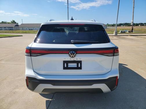 2025 Volkswagen Tiguan 2.0T S