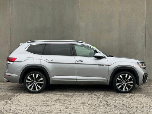 2022 Volkswagen Atlas 3.6L SEL Premium