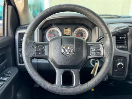2018 RAM 2500 Tradesman Crew Cab 4x4 6'4' Box