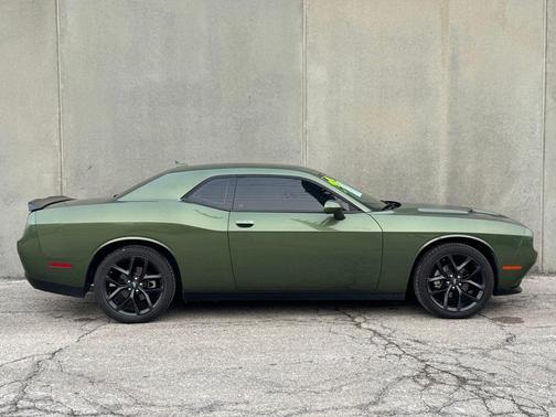2022 Dodge Challenger SXT