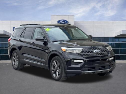Agate Black Metallic 2024 Ford Explorer XLT