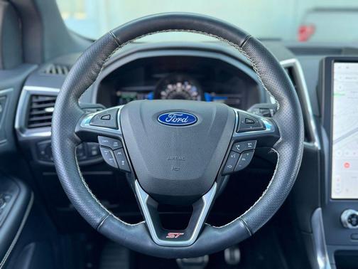 2022 Ford Edge ST