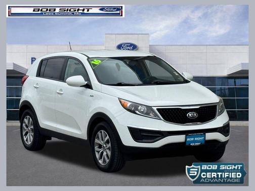 Clear White 2016 Kia Sportage LX