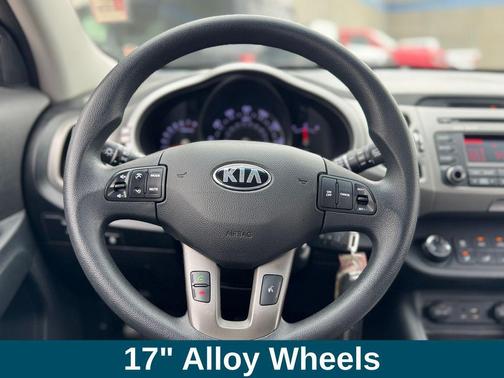 Clear White 2016 Kia Sportage LX
