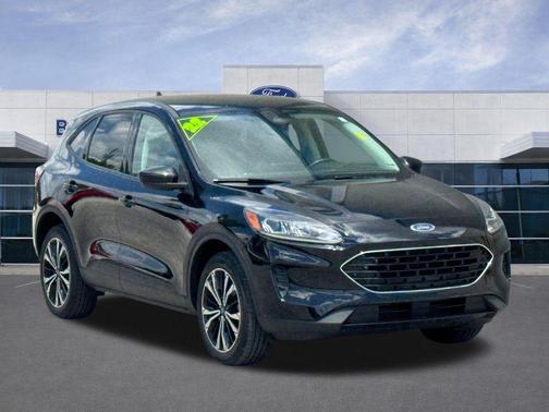 Agate Black Metallic 2022 Ford Escape SE