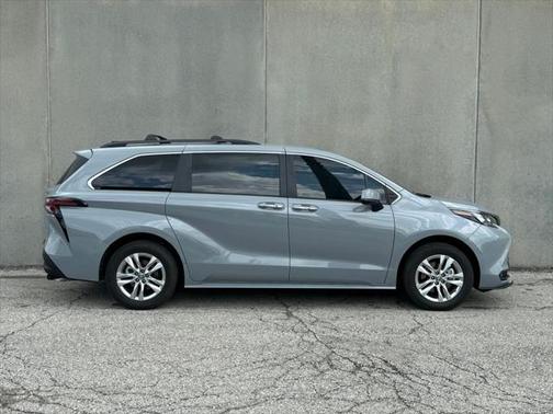2023 Toyota Sienna Woodland Edition