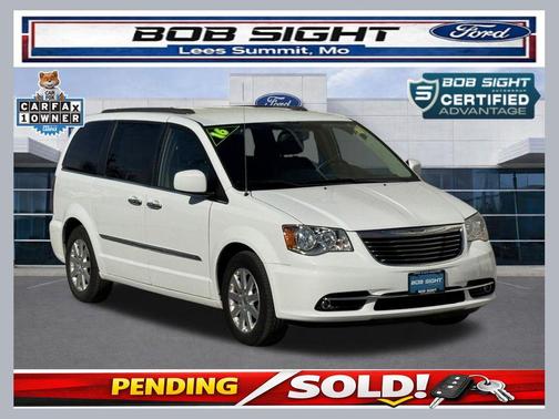 2016 Chrysler Town & Country Touring