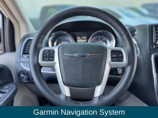 2016 Chrysler Town & Country Touring
