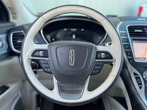 2020 Lincoln Nautilus Black Label