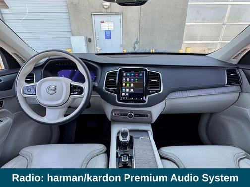2023 Volvo XC90 Recharge Plug-In Hybrid T8 Ultimate Bright Theme 7-Seater