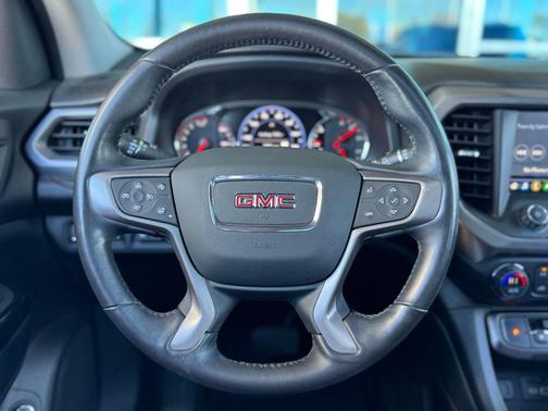 2021 GMC Acadia AWD AT4