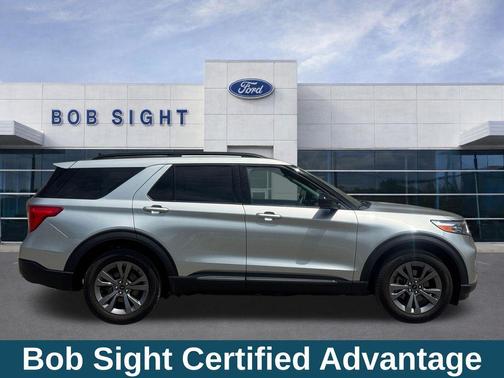 Iconic Silver Metallic 2024 Ford Explorer XLT