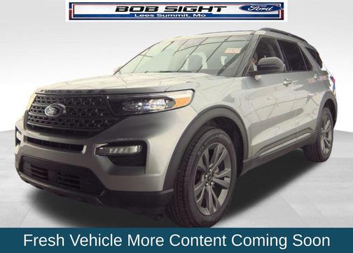 Iconic Silver Metallic 2024 Ford Explorer XLT