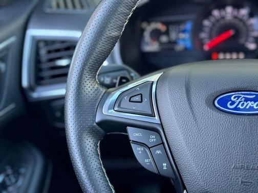 2022 Ford Edge ST
