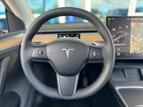 2024 Tesla Model Y Long Range Dual Motor All-Wheel Drive