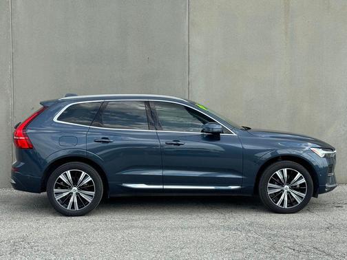 2022 Volvo XC60 B5 Inscription