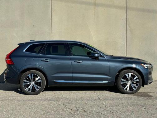 2022 Volvo XC60 B5 Inscription