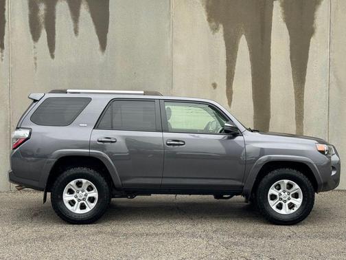 2022 Toyota 4Runner SR5