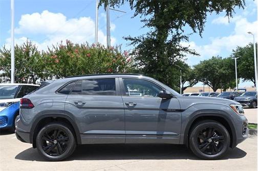 2025 Volkswagen Atlas Cross Sport 2.0T SEL