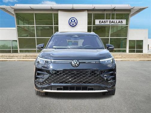 2025 Volkswagen Tiguan 2.0T SEL R-Line 4MOTION