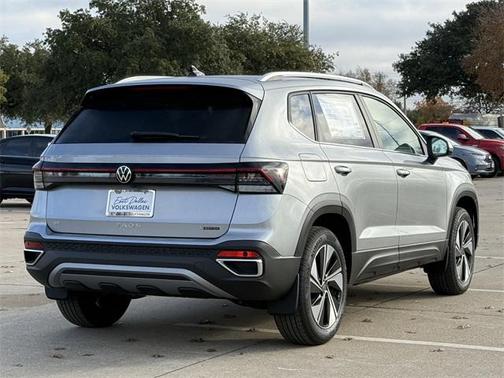 2026 Volkswagen Taos SE