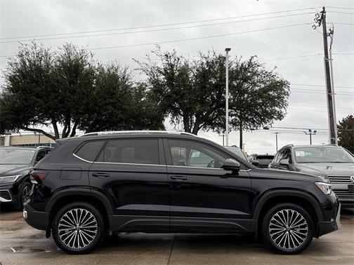 2025 Volkswagen Taos 1.5T SE