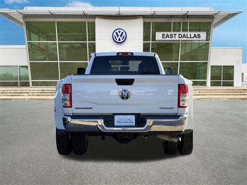 2024 RAM 3500 Big Horn Crew Cab 4x4 8' Box