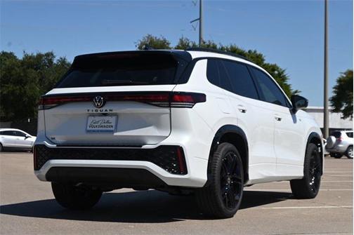 2025 Volkswagen Tiguan 2.0T SE R-Line Black