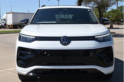2025 Volkswagen Tiguan 2.0T SE R-Line Black