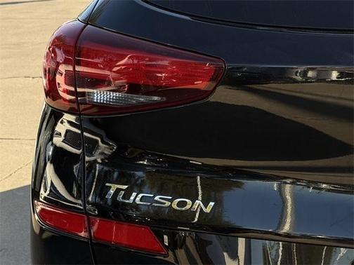 2021 Hyundai TUCSON SE