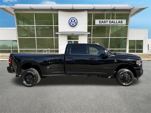 2024 RAM 3500 Laramie Crew Cab 4x4 8' Box