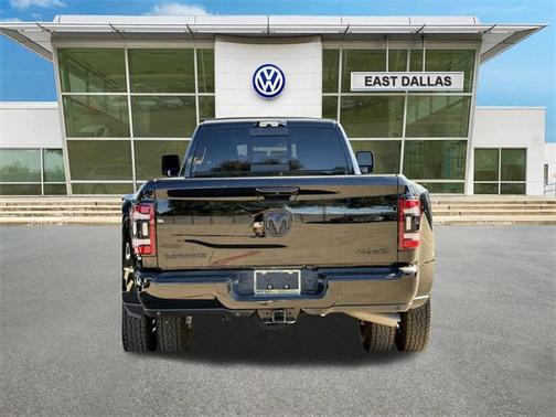 2024 RAM 3500 Laramie Crew Cab 4x4 8' Box